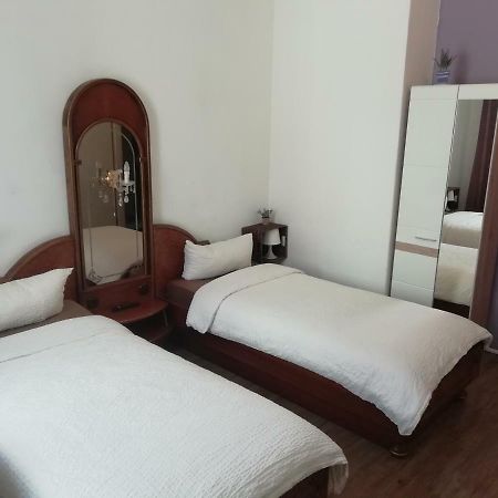 Hotel Five Seasons Furth Bagian luar foto