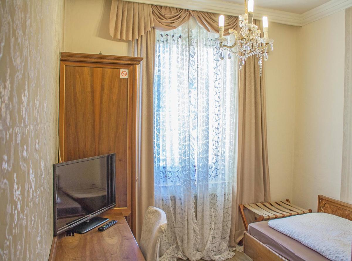 Hotel Five Seasons Furth Bagian luar foto
