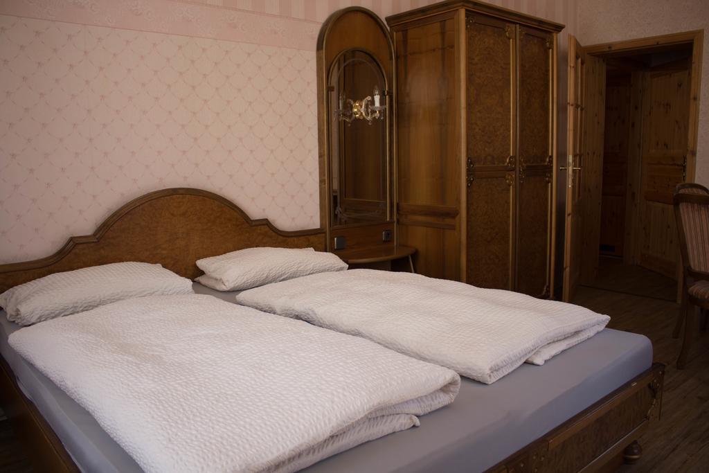 Hotel Five Seasons Furth Bagian luar foto